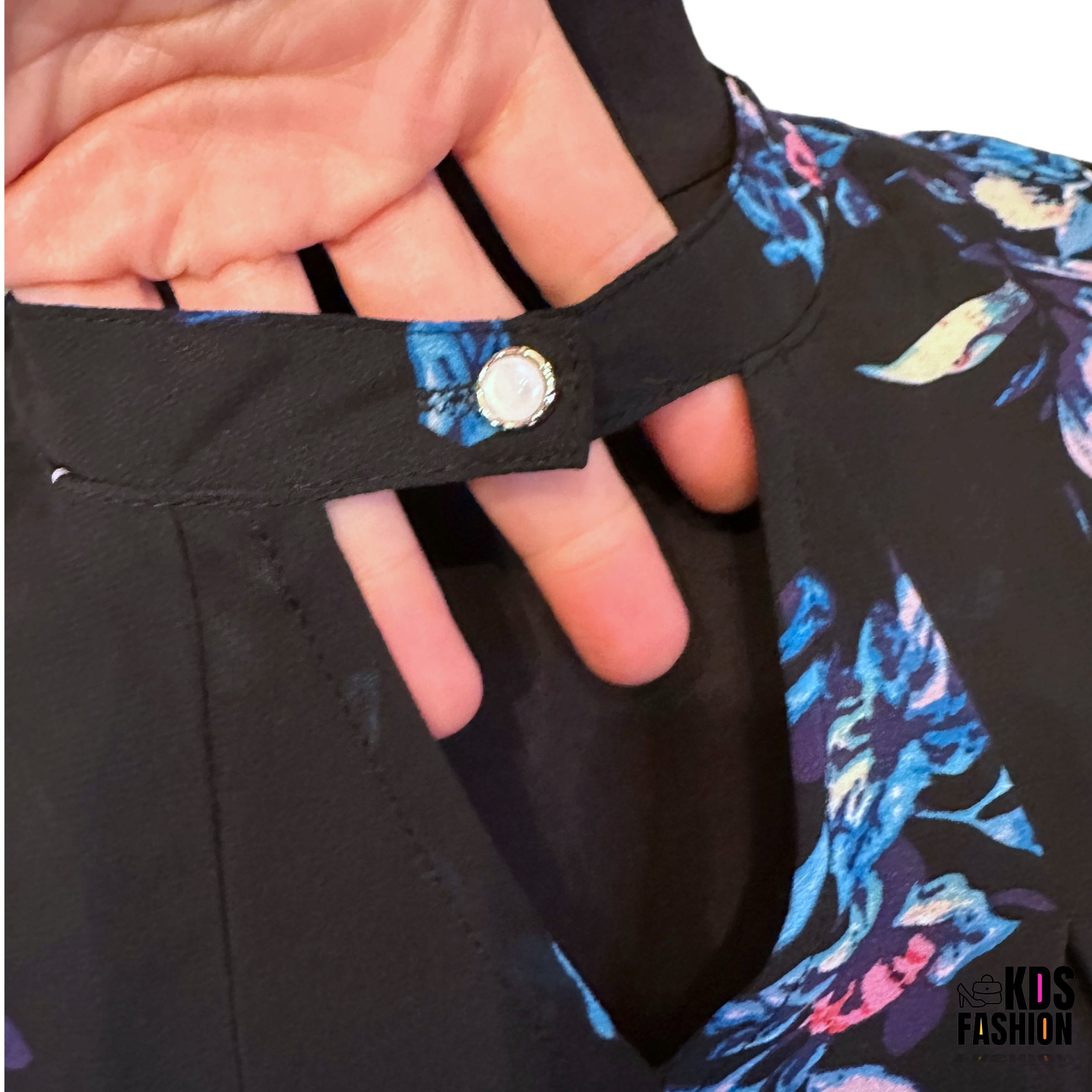 Boutique Floral High Low Pleated Keyhole Blouse LG NWOT - Image 7