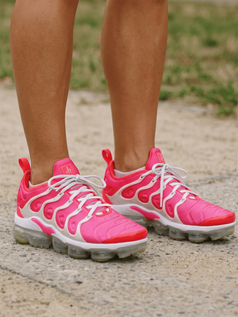 Nike Air VaporMax Plus Pink Blast Sneakers – Women’s Size 8 w/ Box